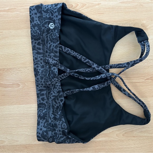 Lululemon Energy Bra Black and Gray Size 10 - Picture 2 of 3